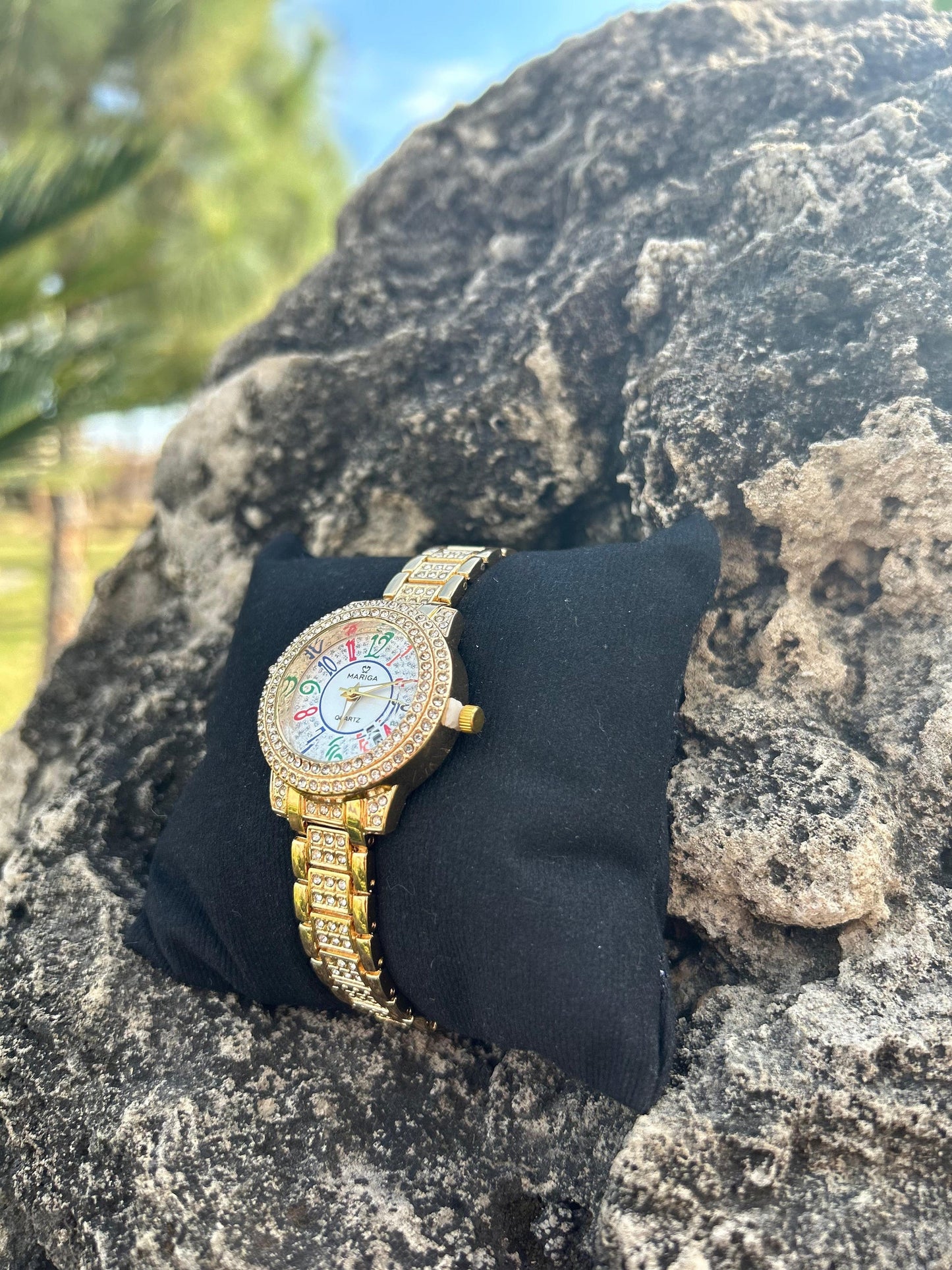 Women's Fashionable Waterproof Watches with Elegant Design